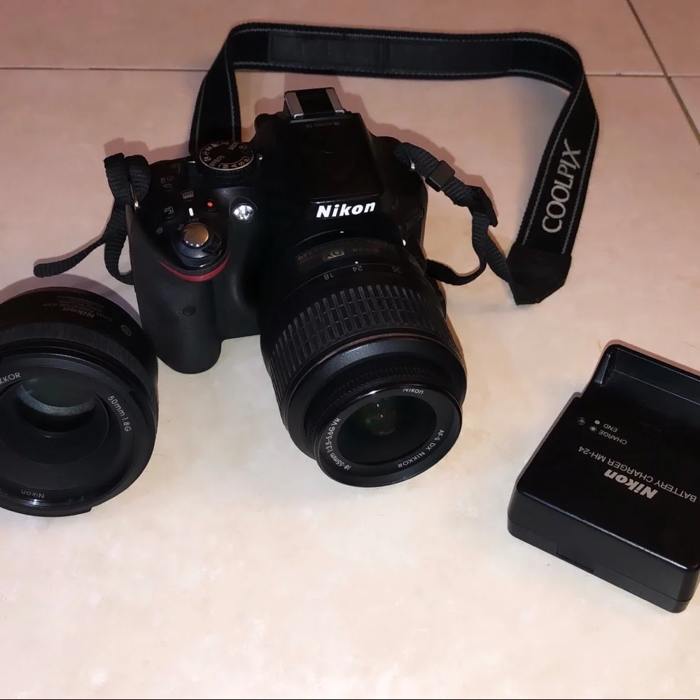 COPY - Nikon D5200 Camera, everything included!!!